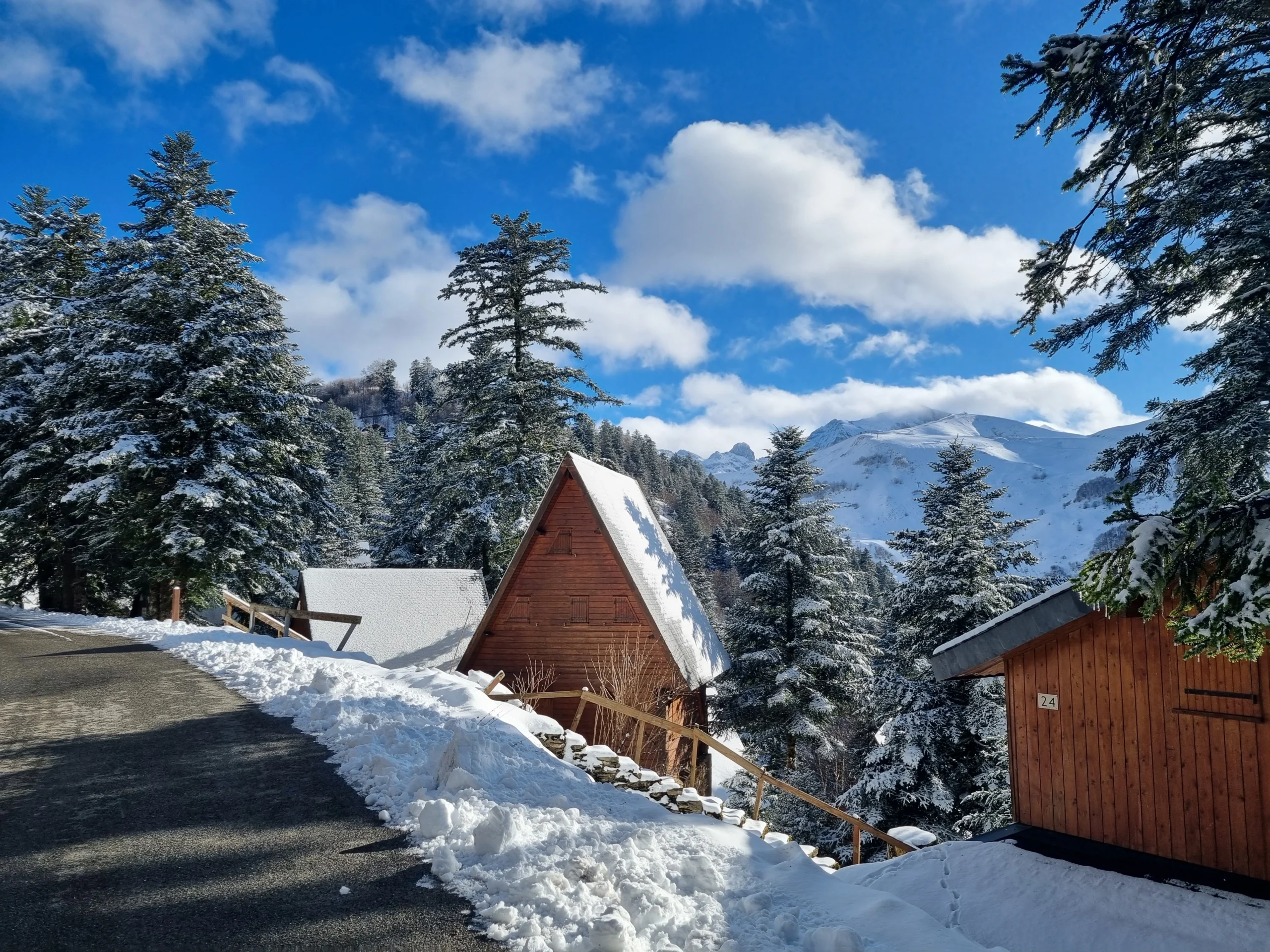 chalet-guzet-neige-hiver